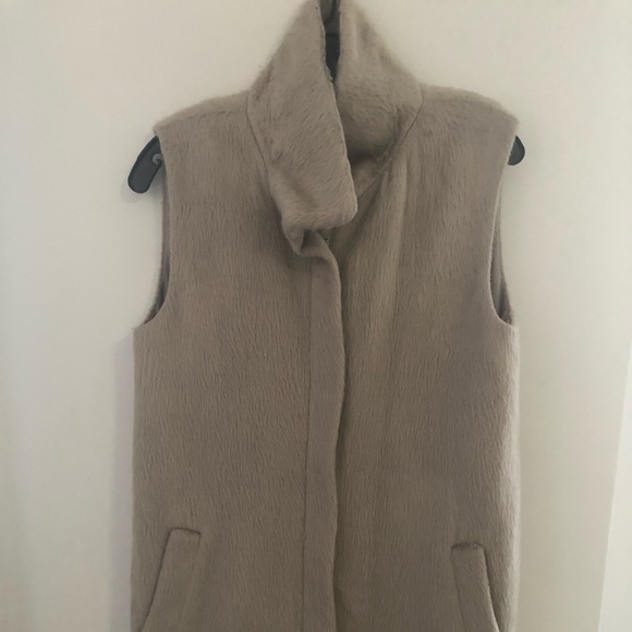 Theory faux fur vest - Picture 2 of 4